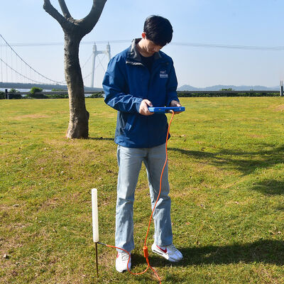 PQWT TC500 Wasserdetektor Geophysikalische Erhebungsgeräte mit einer Genauigkeit von 92% Mehrfachfrequenz und automatische Kartierung für die Erfassung von Unterwasser